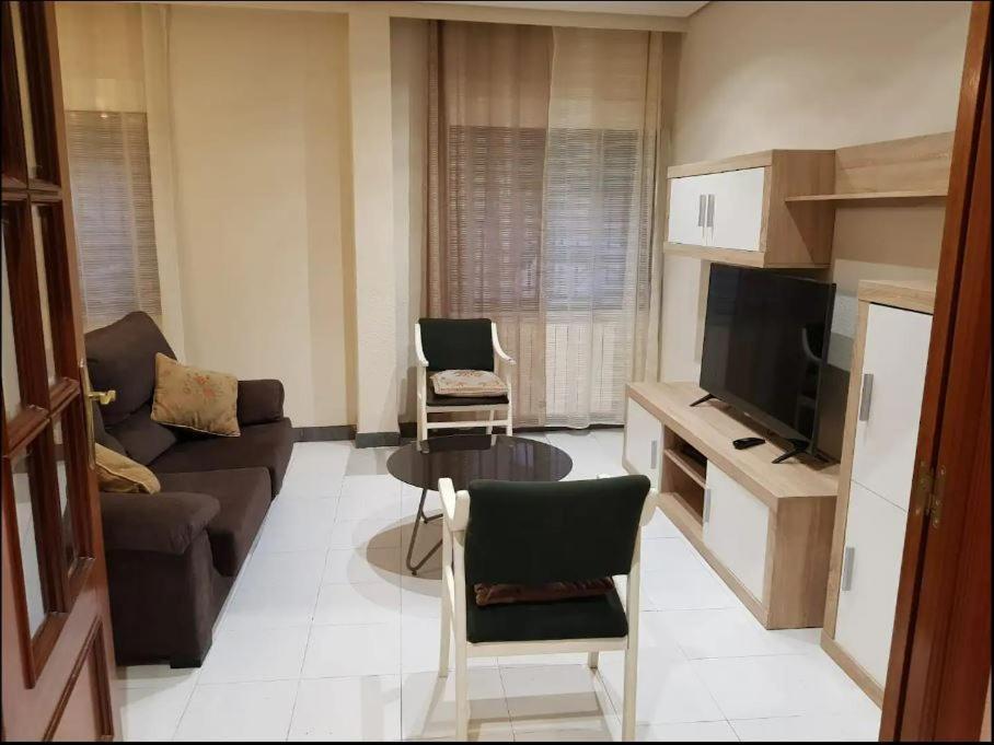 Private Room With Shared Bathroom سلامنكا المظهر الخارجي الصورة